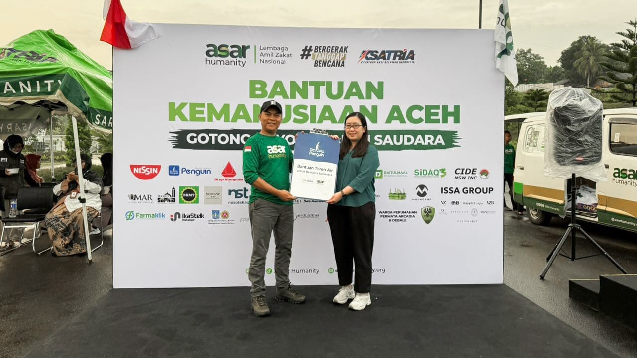 Penguin Donasikan 162 Toren Air untuk Korban Banjir di Aceh dan Sumatra